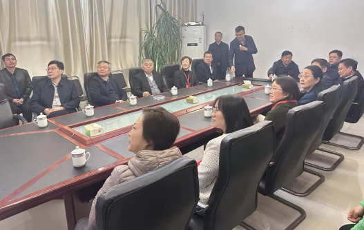 泰州市人大领导一行莅临江苏m88官网考察指导